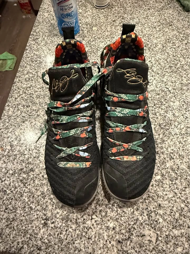 Nike LeBron 16 KC 'Watch The Throne' Basketball Shoes Sz 8.5 - photo 2