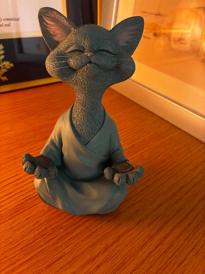 Meditating Cat Figurine - photo 2