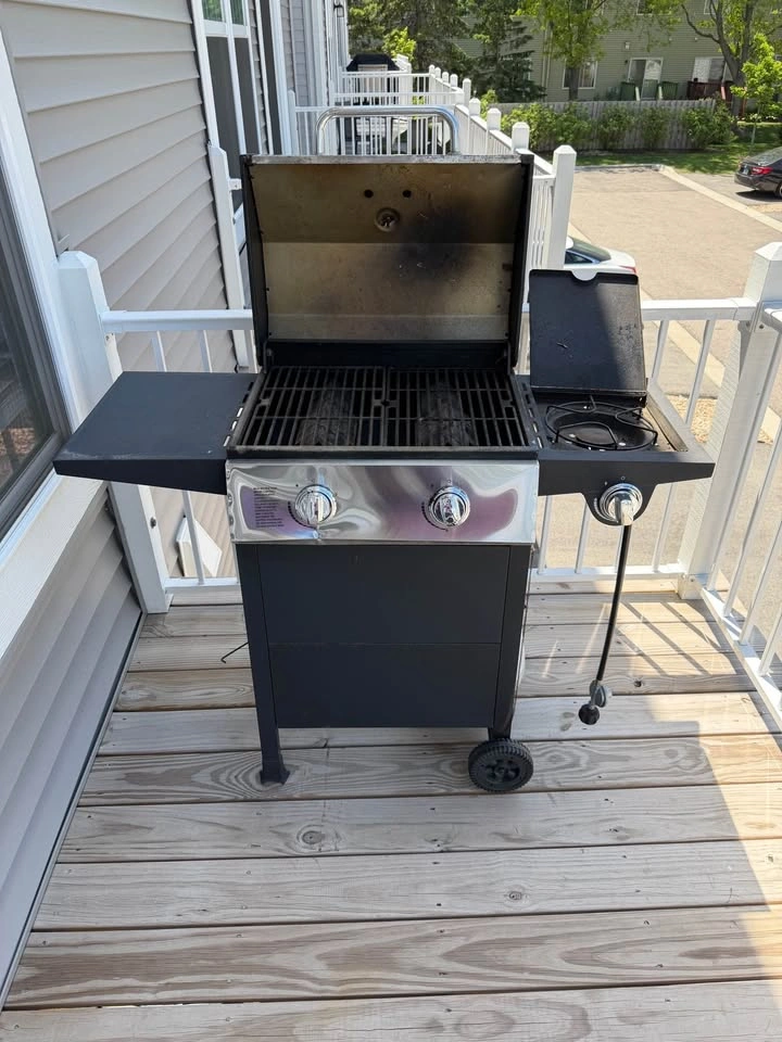 Dyna-Glo 2 Burner Grill - photo 2