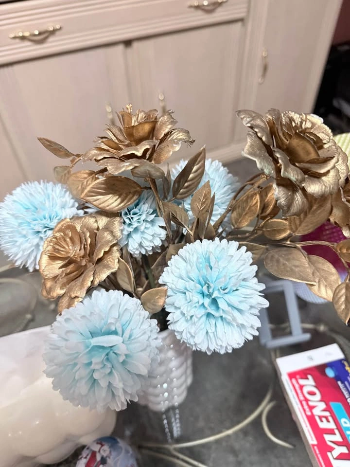 Faux Floral Arrangements & Bubble Tissue Box Cover - photo 2