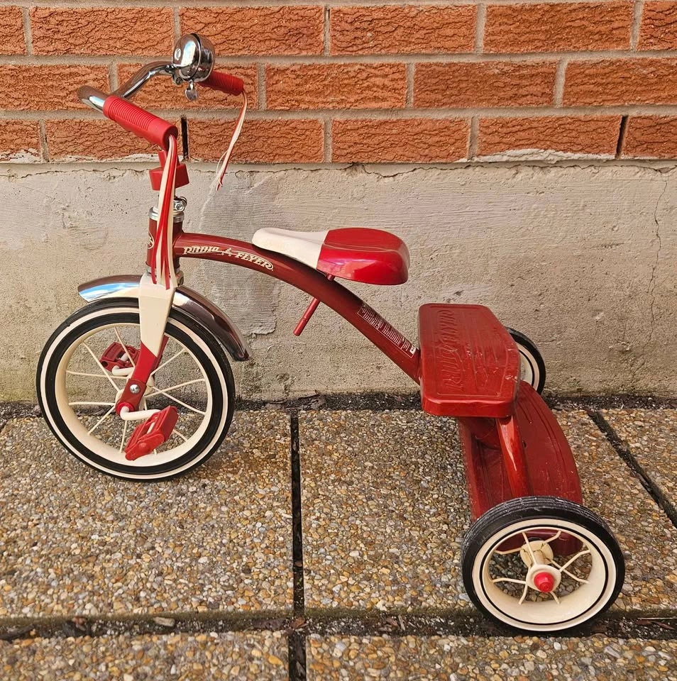 Radio Flyer 10 inch Toddler Bike - photo 2