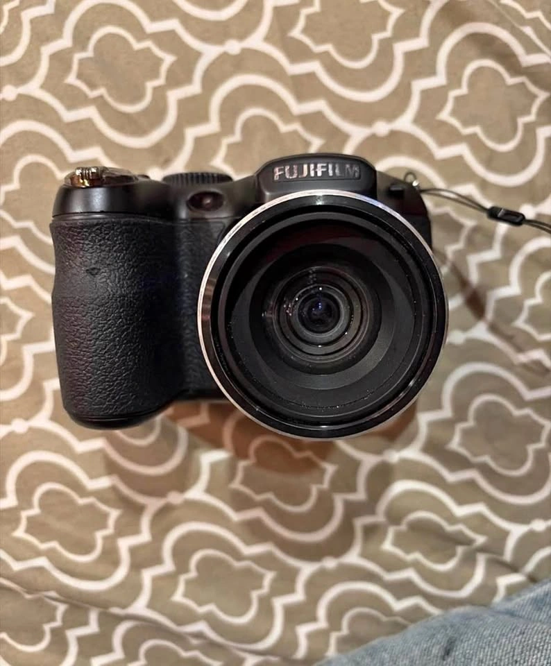 Fujifilm FinePix S2980 Digital Camera