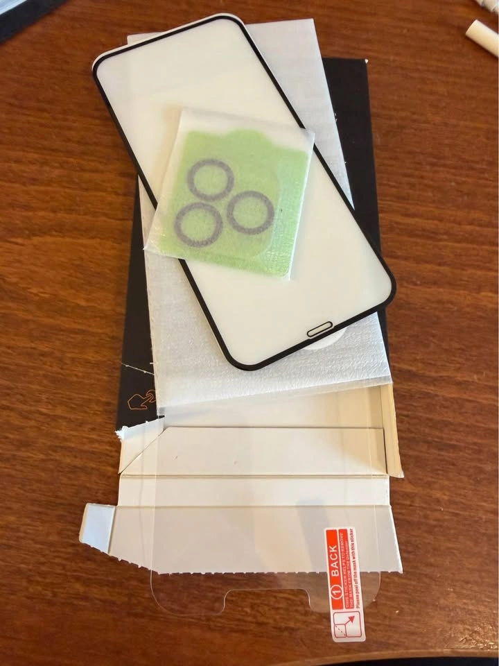 iPhone 13 Pro Screen Protector - photo 2