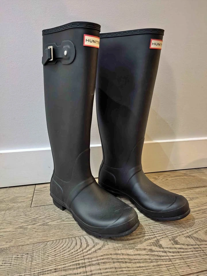Hunter Black Rain Boots US 8 (Women)