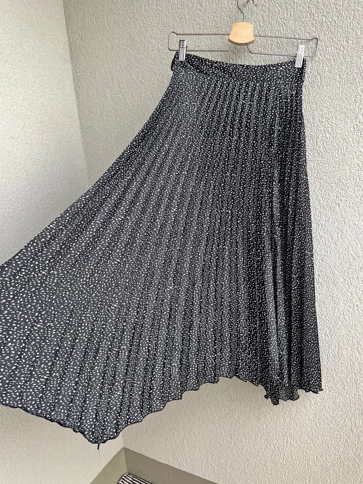 Zara Polka Dot Pleated Skirt Black White XS Midi Lightweight