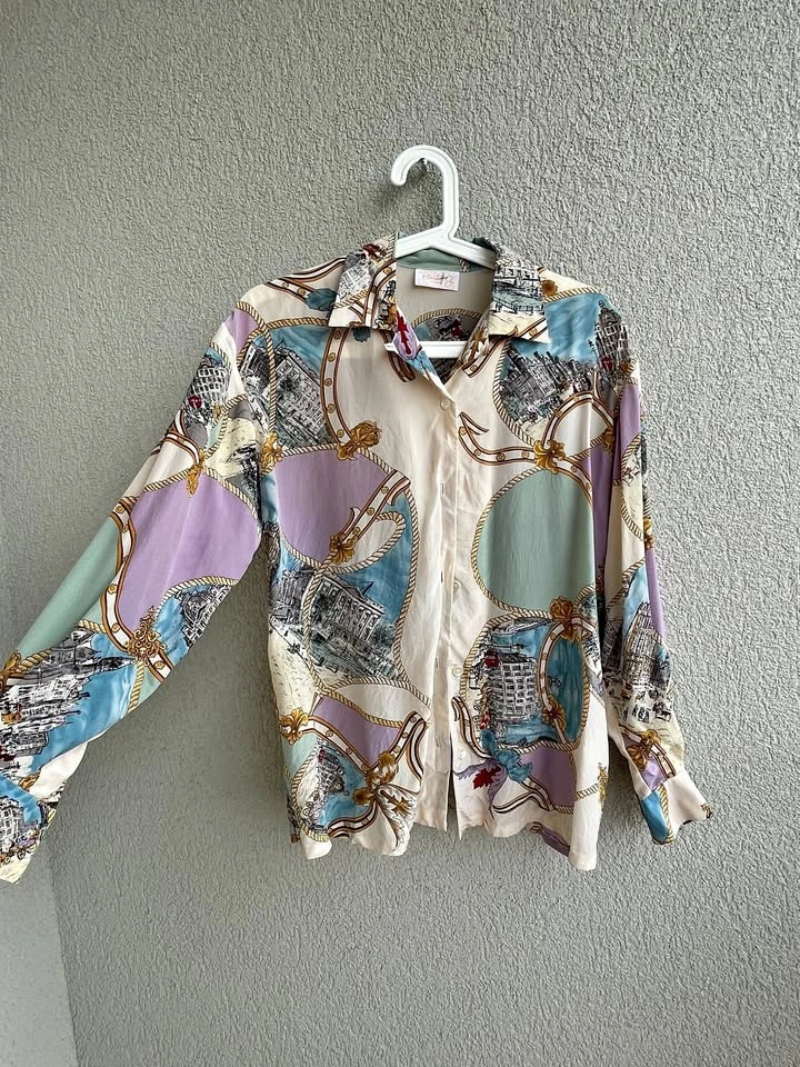Size M/L, Vintage 100% Silk Blouse Paris Print Button Up