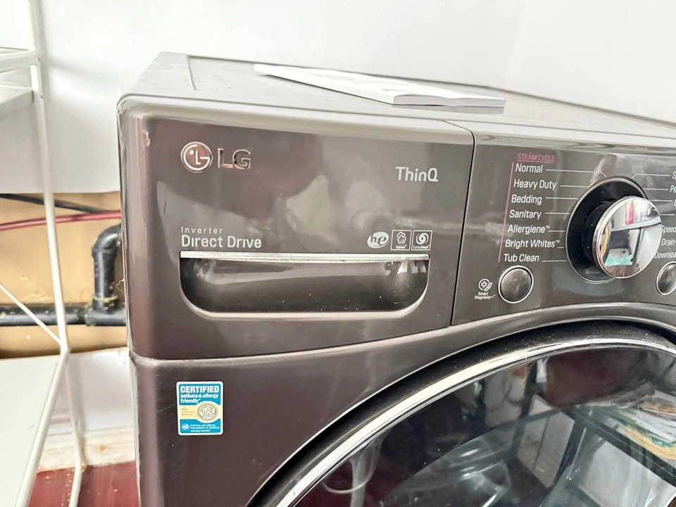 LG ThinQ Steam Washer & Dryer Combo