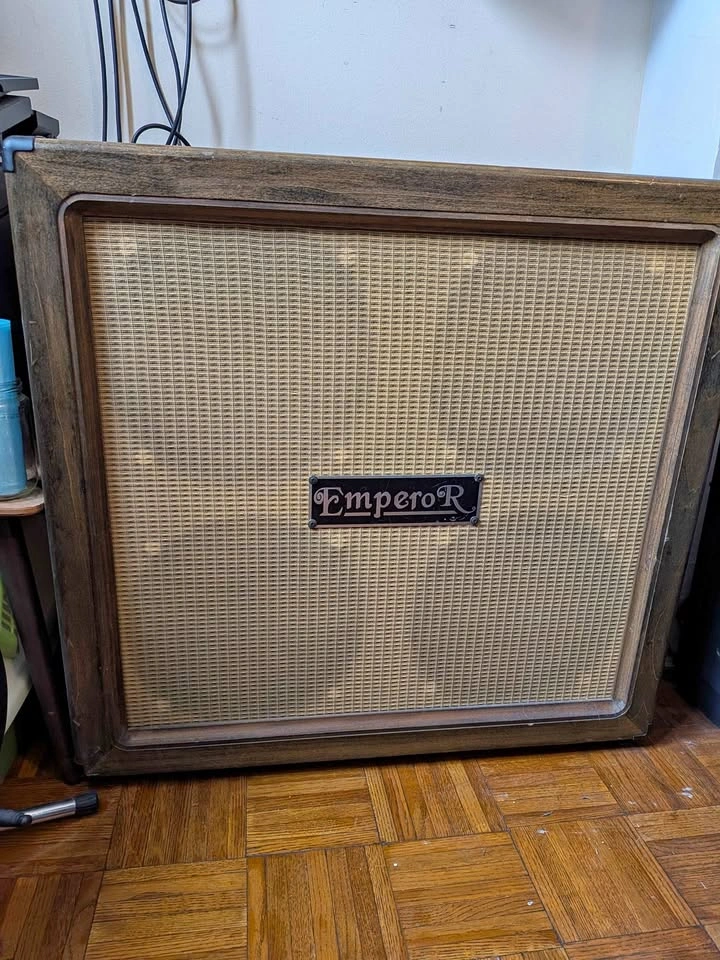 Emperor 4x12 Guitar Speaker Cabinet