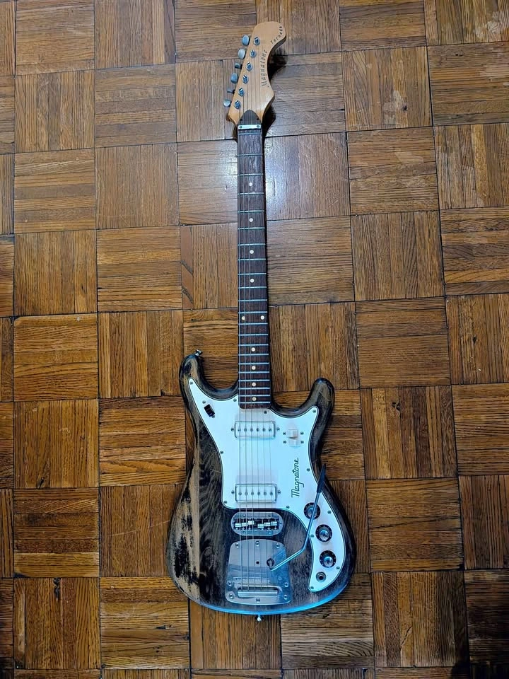 Magnatone Tornado - vintage 60s guitar