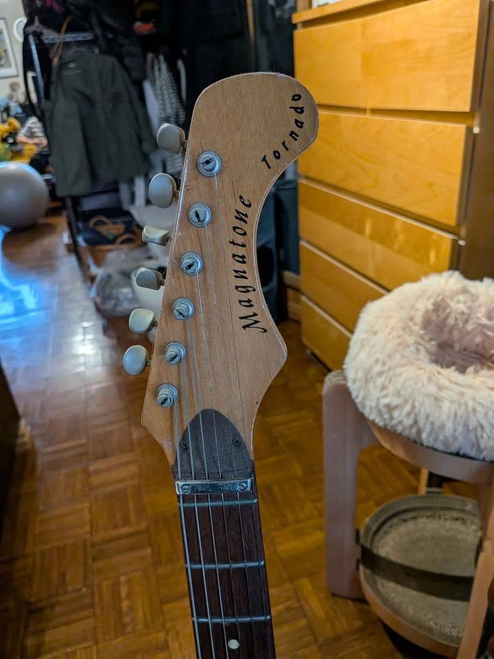 Magnatone Tornado - vintage 60s guitar - photo 3