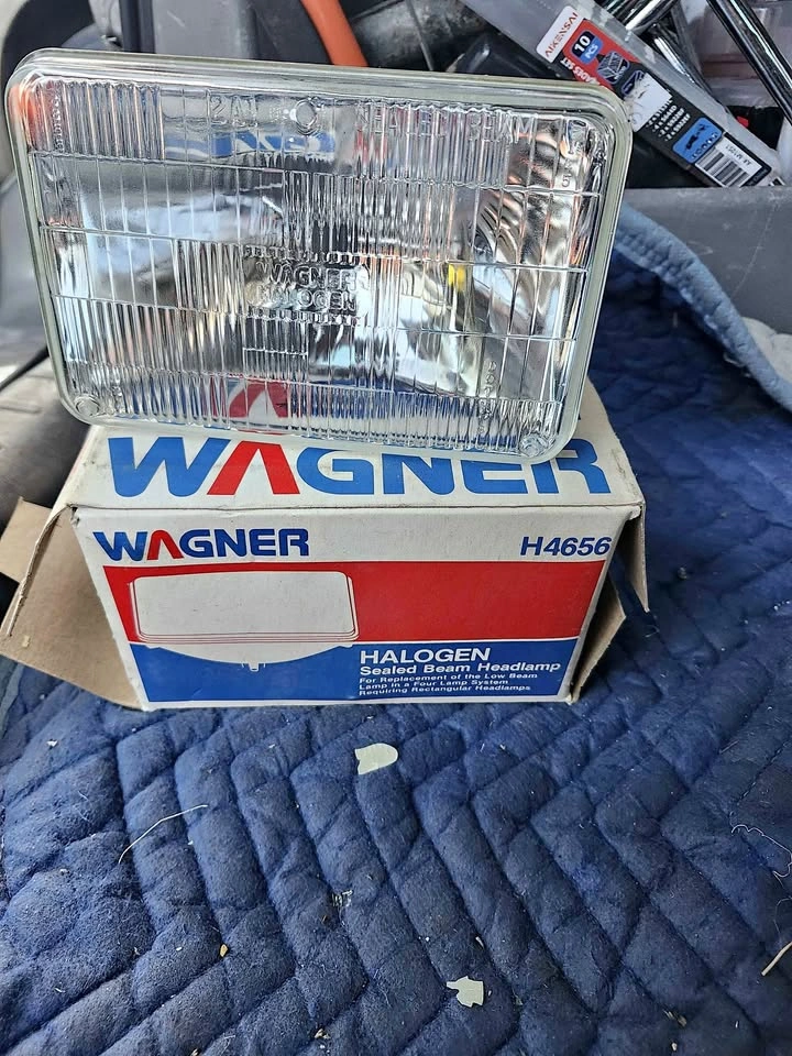 Wagner H4656 Halogen Headlight Bulb