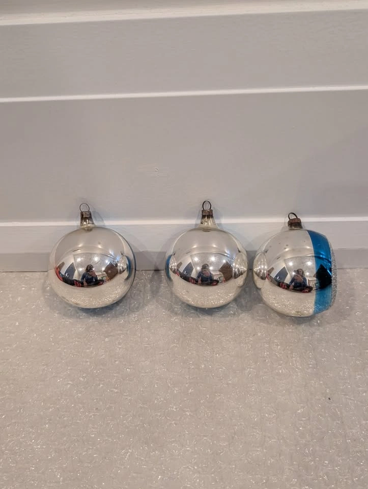 Set of 3 Vintage East Germany Mercury Glass Indent Christmas Orn - photo 3