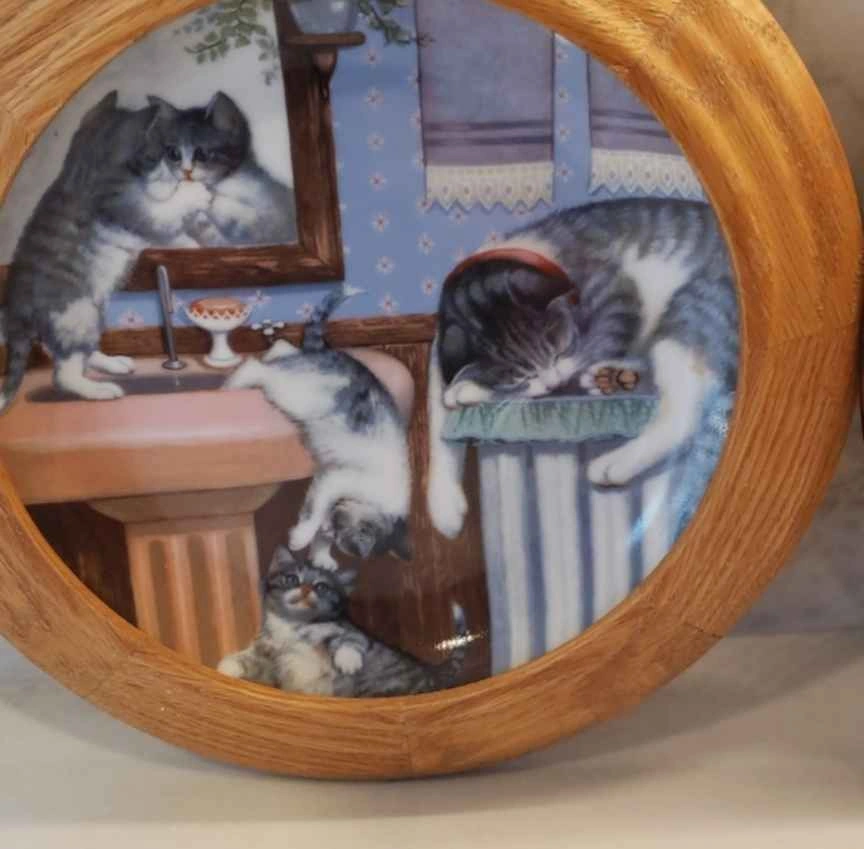 Hamilton Collection Plates: Mischief Makers & Golden Retrievers - photo 2