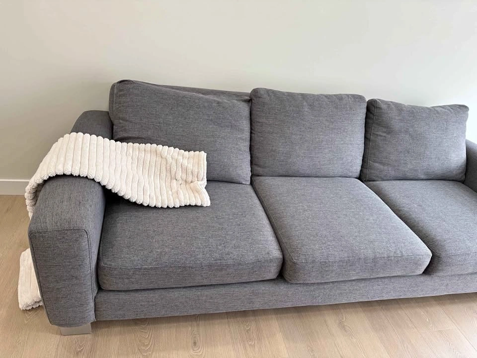 Urban barn 3 seater couch need gone Tonight!!
