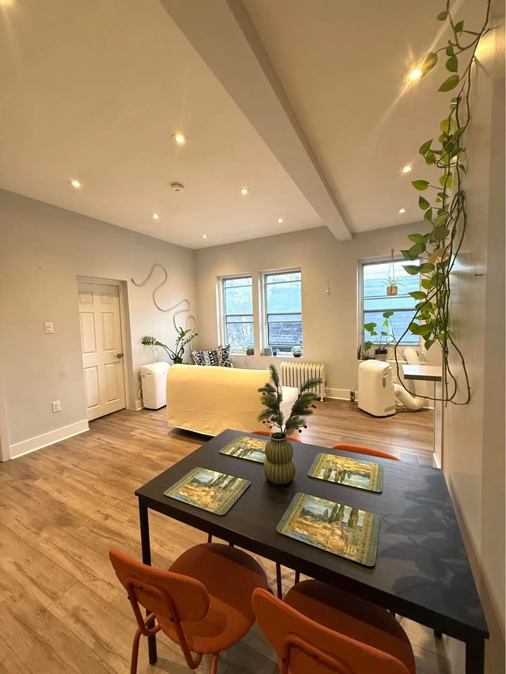 Renting 1 private bedroom in 3 bedroom apartment - photo 3