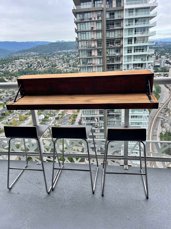 Custom bad balcony bar top and high chairs