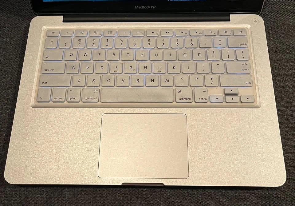 MacBook Pro A1278, NEW SSD, 8GB RAM, OSX Ventura - photo 3