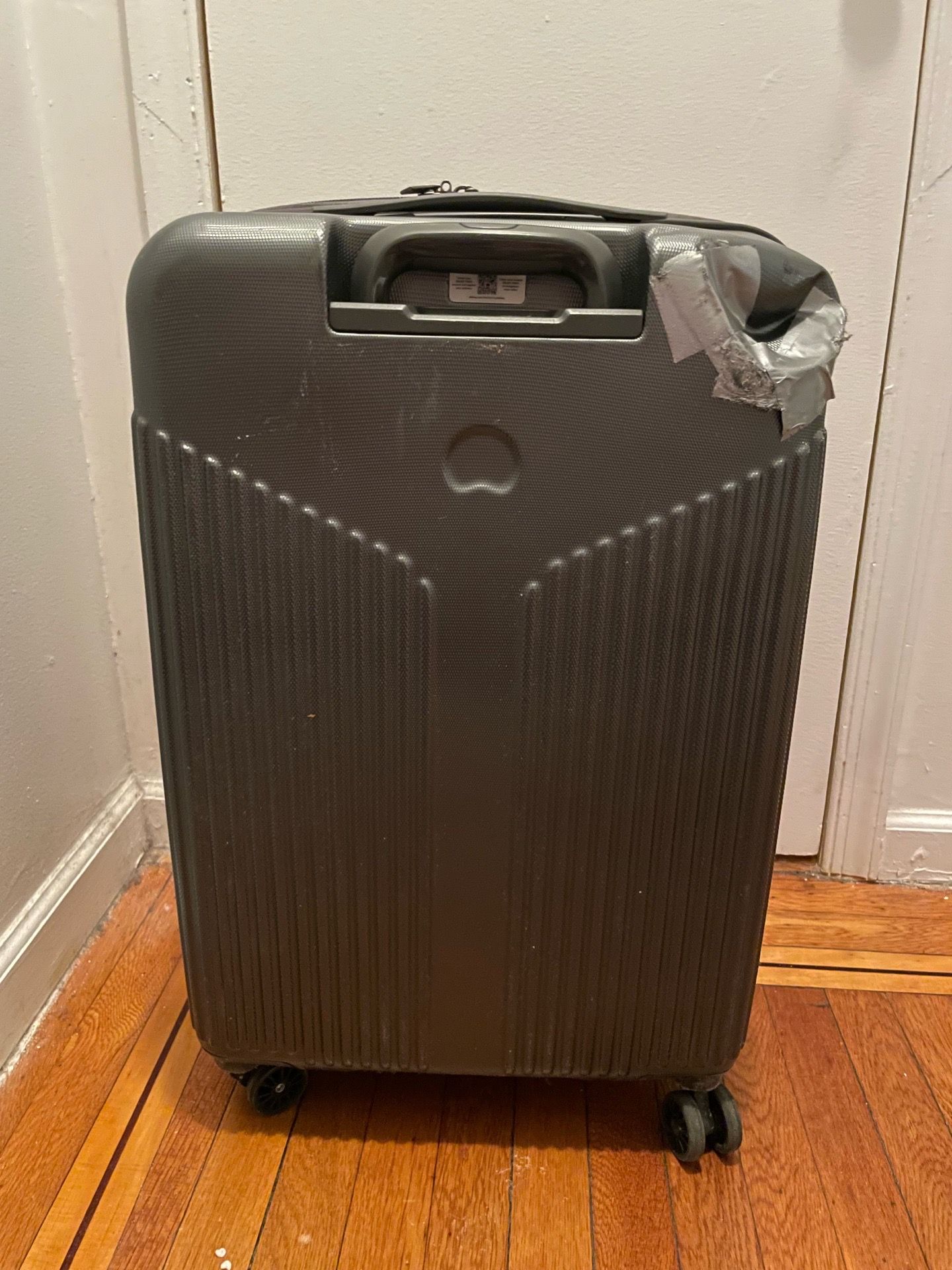 Used Delsey medium luggage - photo 4