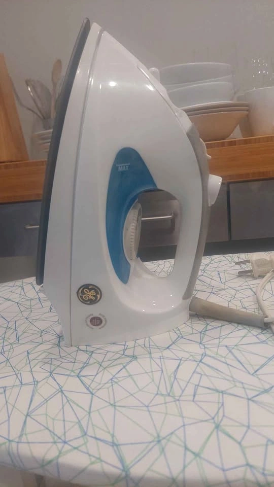GE Iron and Ironing Board - photo 3
