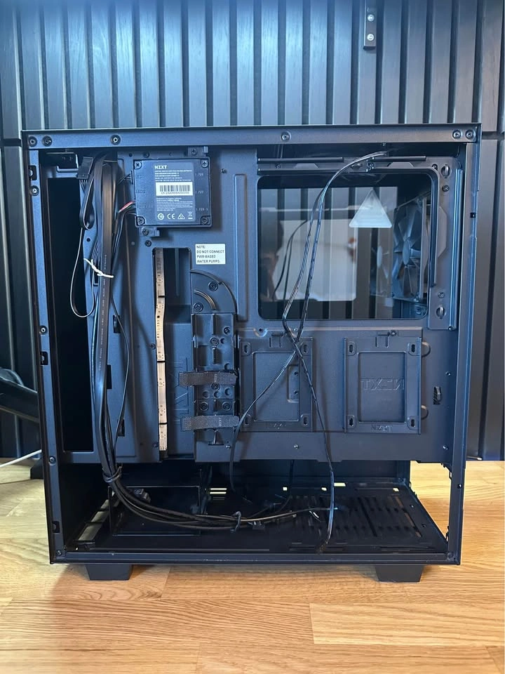 NZXT H510i Mid Tower Gaming PC Case - Black - Excellent - photo 4