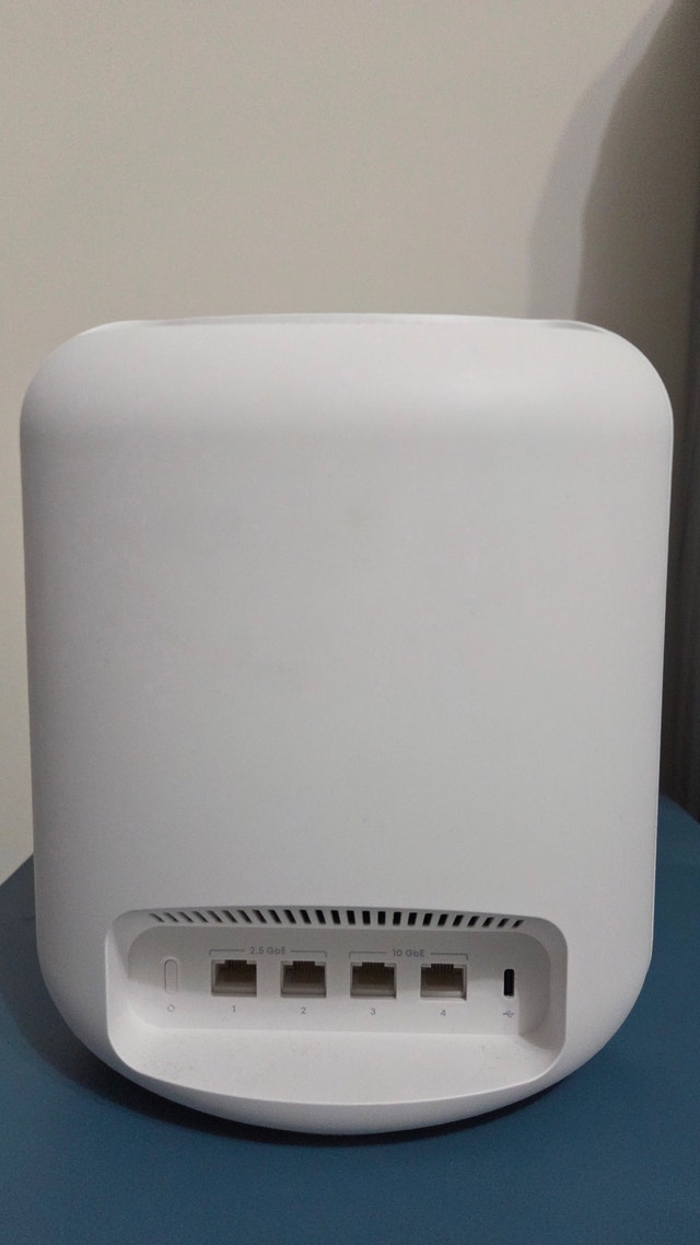 Eero Max 7 Wi-Fi Router (Like New) - photo 2