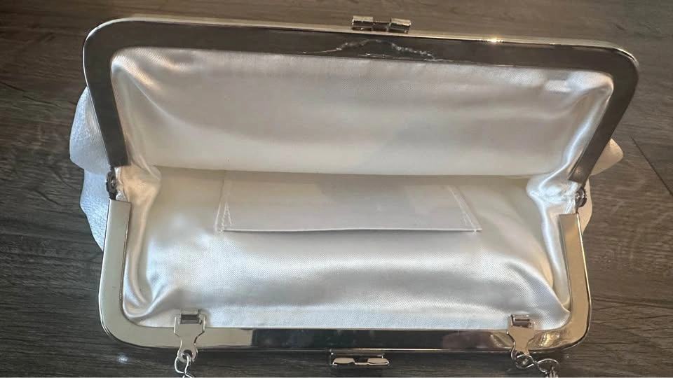 White Clutch Bag Silver Chain Strap - photo 3