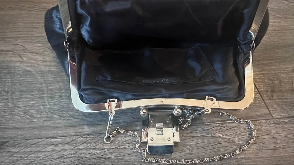 Elegant Black Clutch Bag - photo 4