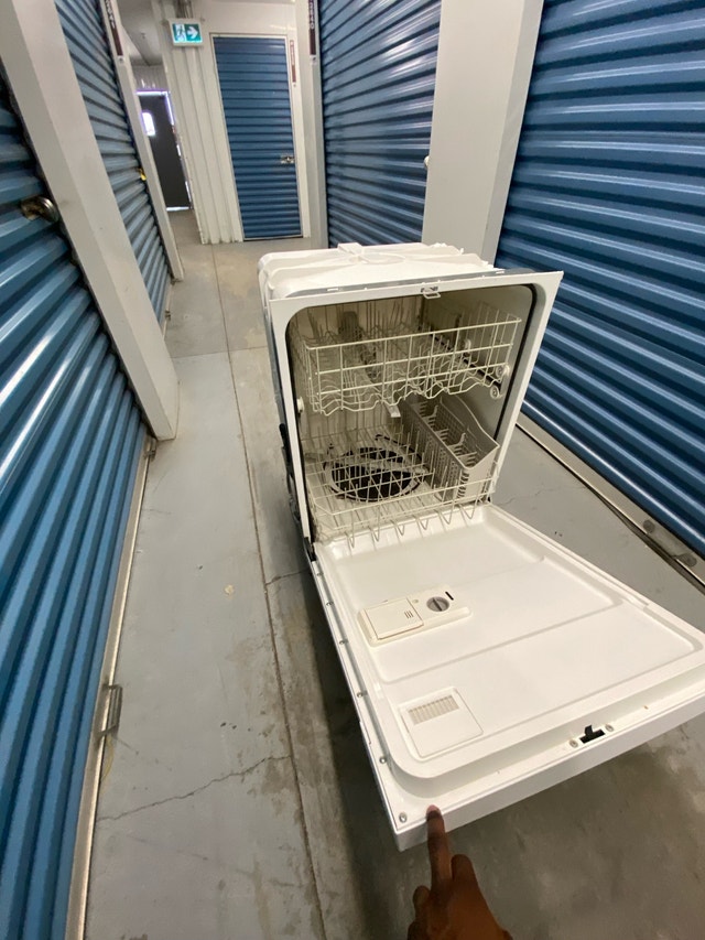 AMANA WHITE DISHWASHER - photo 3