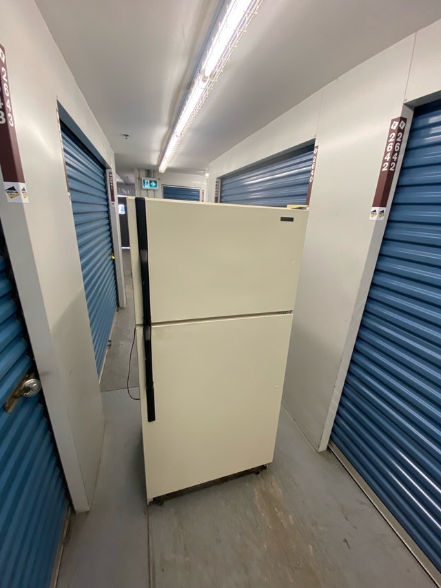 TOP FREEZER FRIDGE AVAILABLE - photo 2