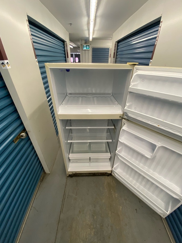 TOP FREEZER FRIDGE AVAILABLE - photo 4