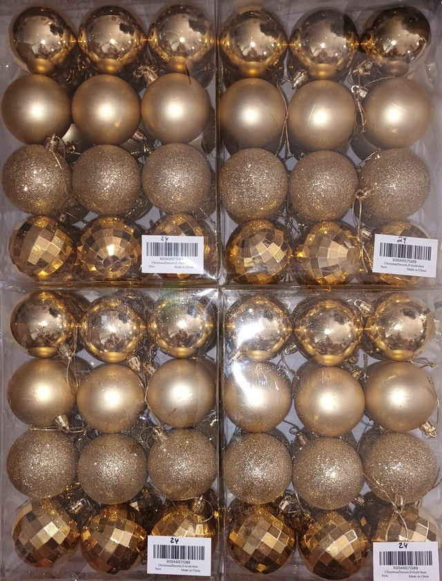 NEW Festive Christmas Tree Decor Ornaments Balls Set - 24 Pieces - photo 2