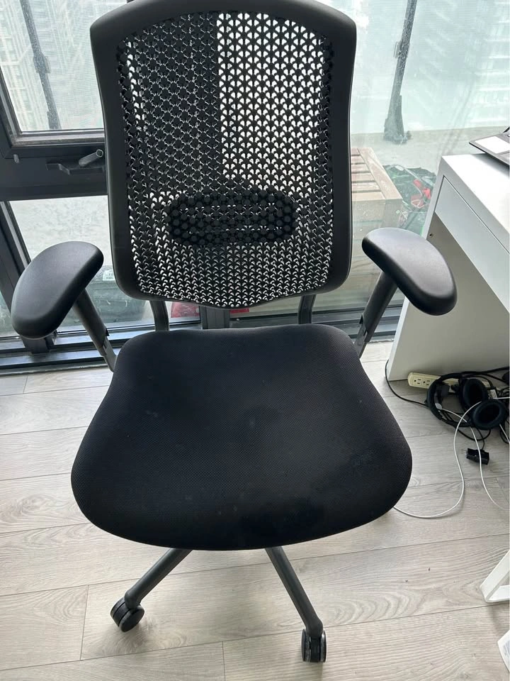 Ergonomic chair for office use - photo 2