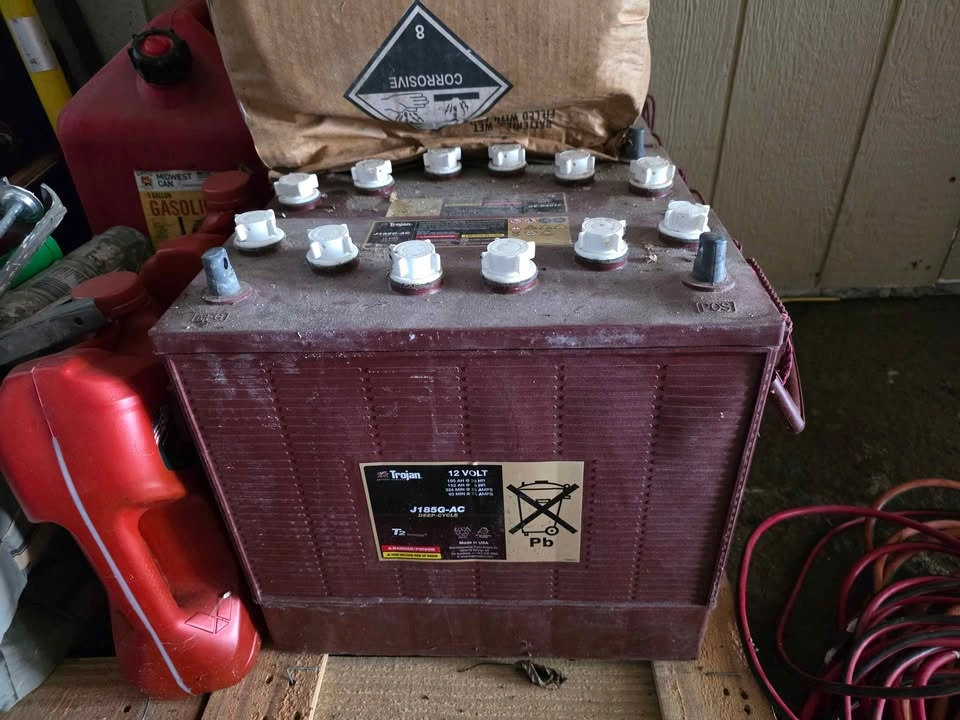 Trojan J185G-AC 12V Deep Cycle Battery - For Repair / Scrap - photo 2