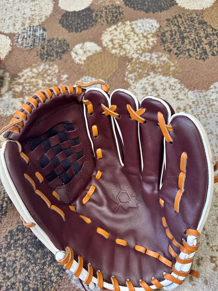 Suntrack Canada Baseball Gloves – Left Hand