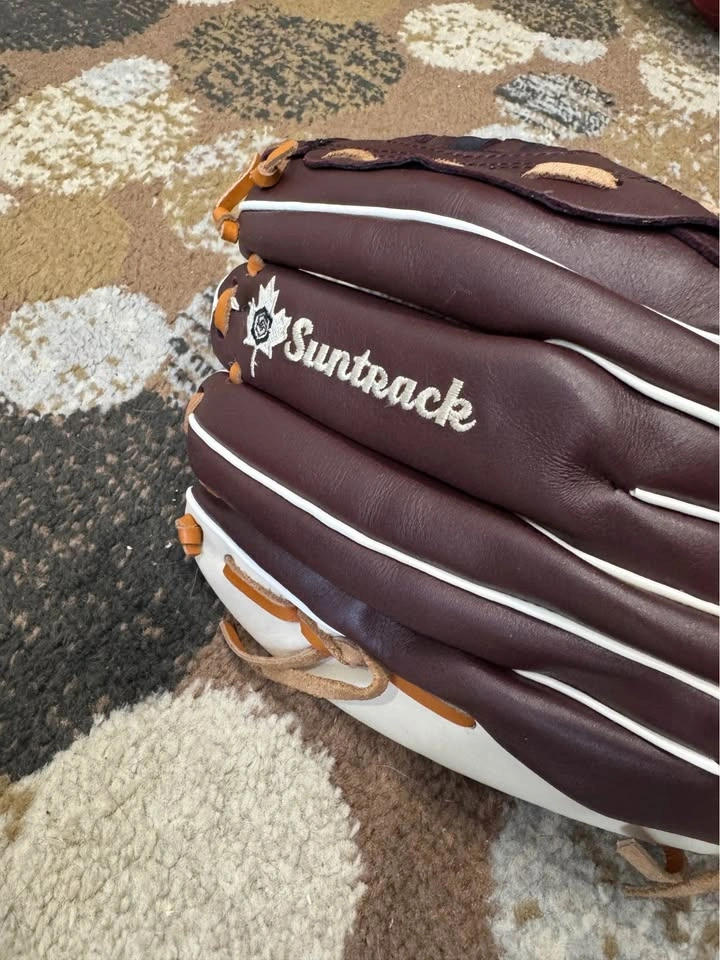 Suntrack Canada Baseball Gloves – Left Hand - photo 3