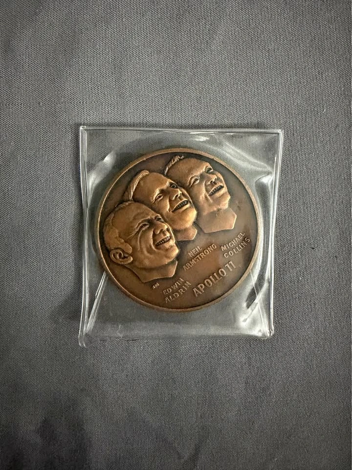 Apollo 11 Moon Landing Astronauts Medal