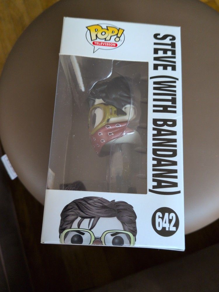 Funko Pop Stranger Things Steve (With Bandana) #642 - photo 3