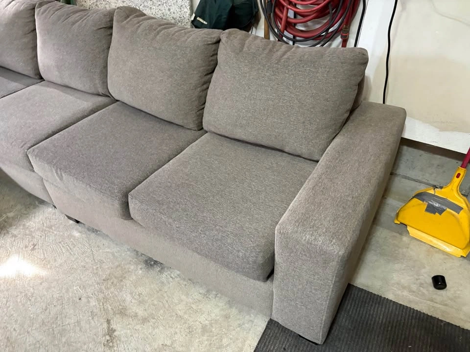 Grey Modern Sectional Sofa w/ Reversible Chaise - Free Delivery - photo 5