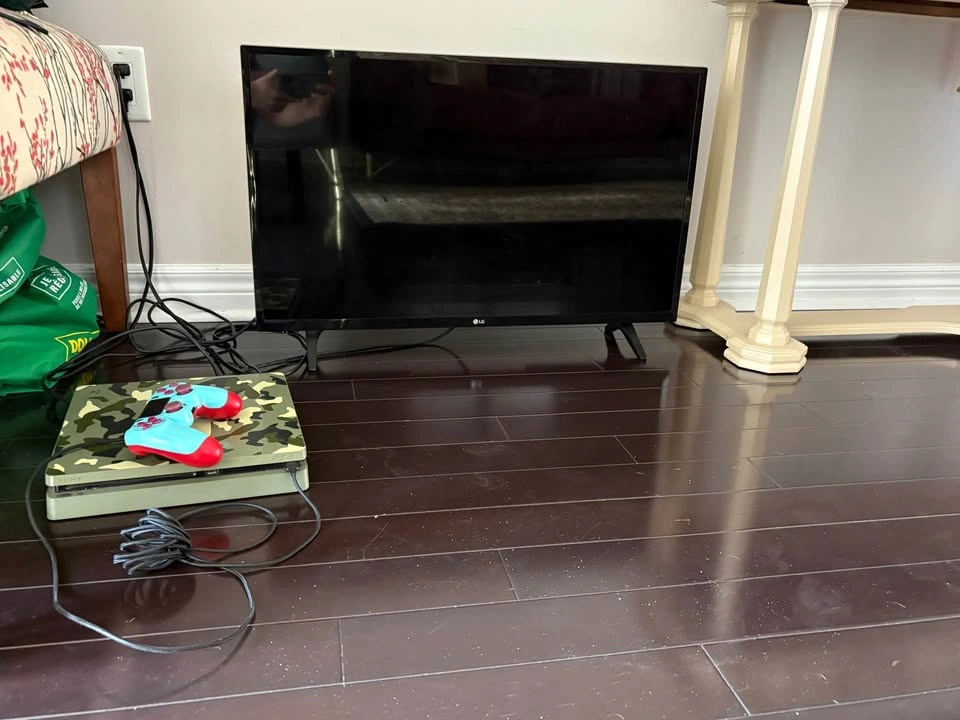 PS4 + TV - photo 2