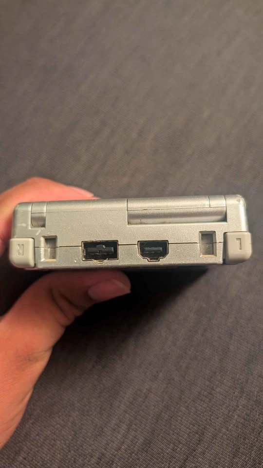 Game Boy Advance SP Silver - photo 4