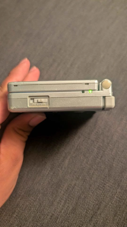 Game Boy Advance SP Silver - photo 5