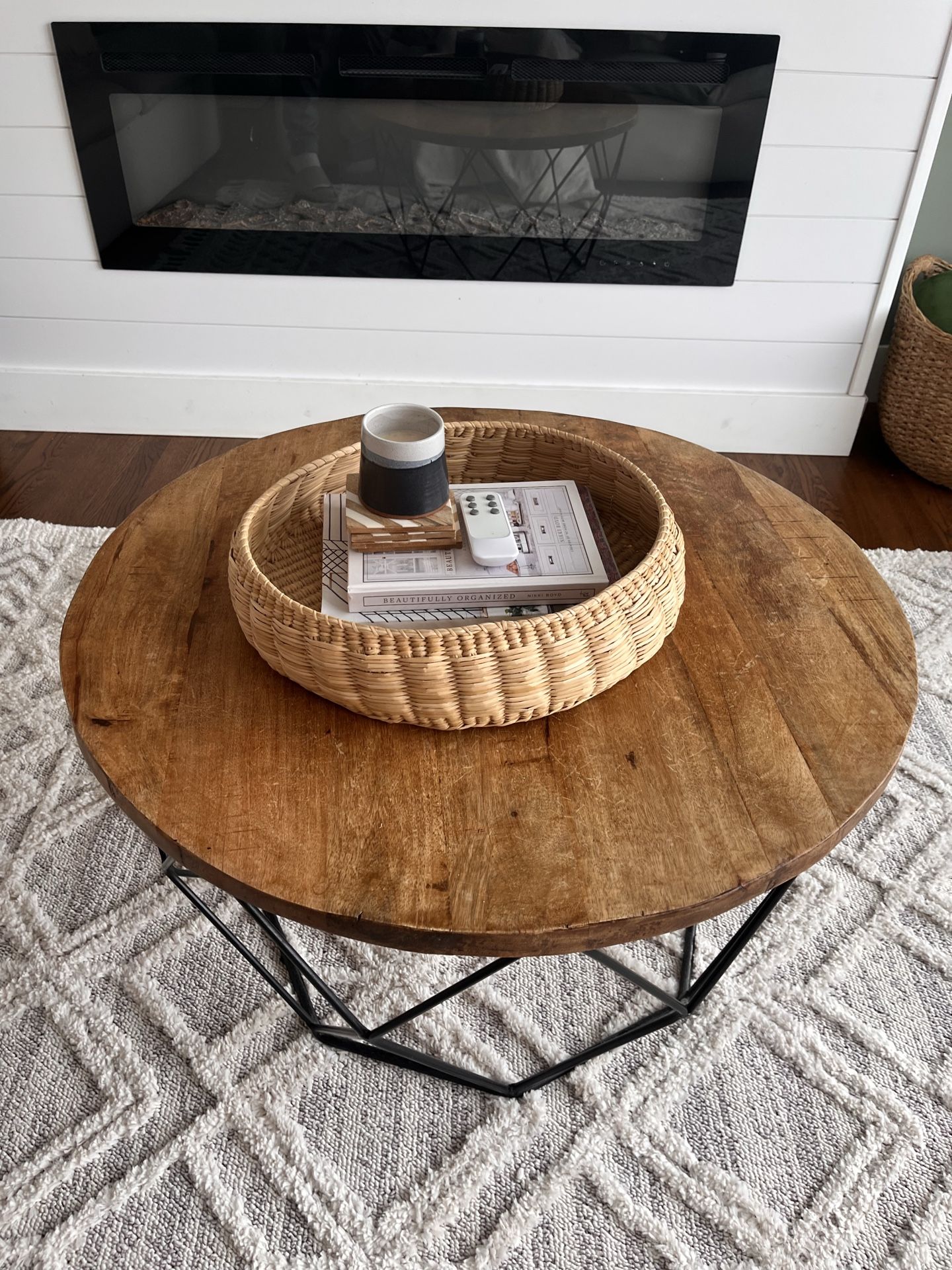 Modern Round Wood & Metal Coffee Table – Mercury Row (Lupi) - photo 2