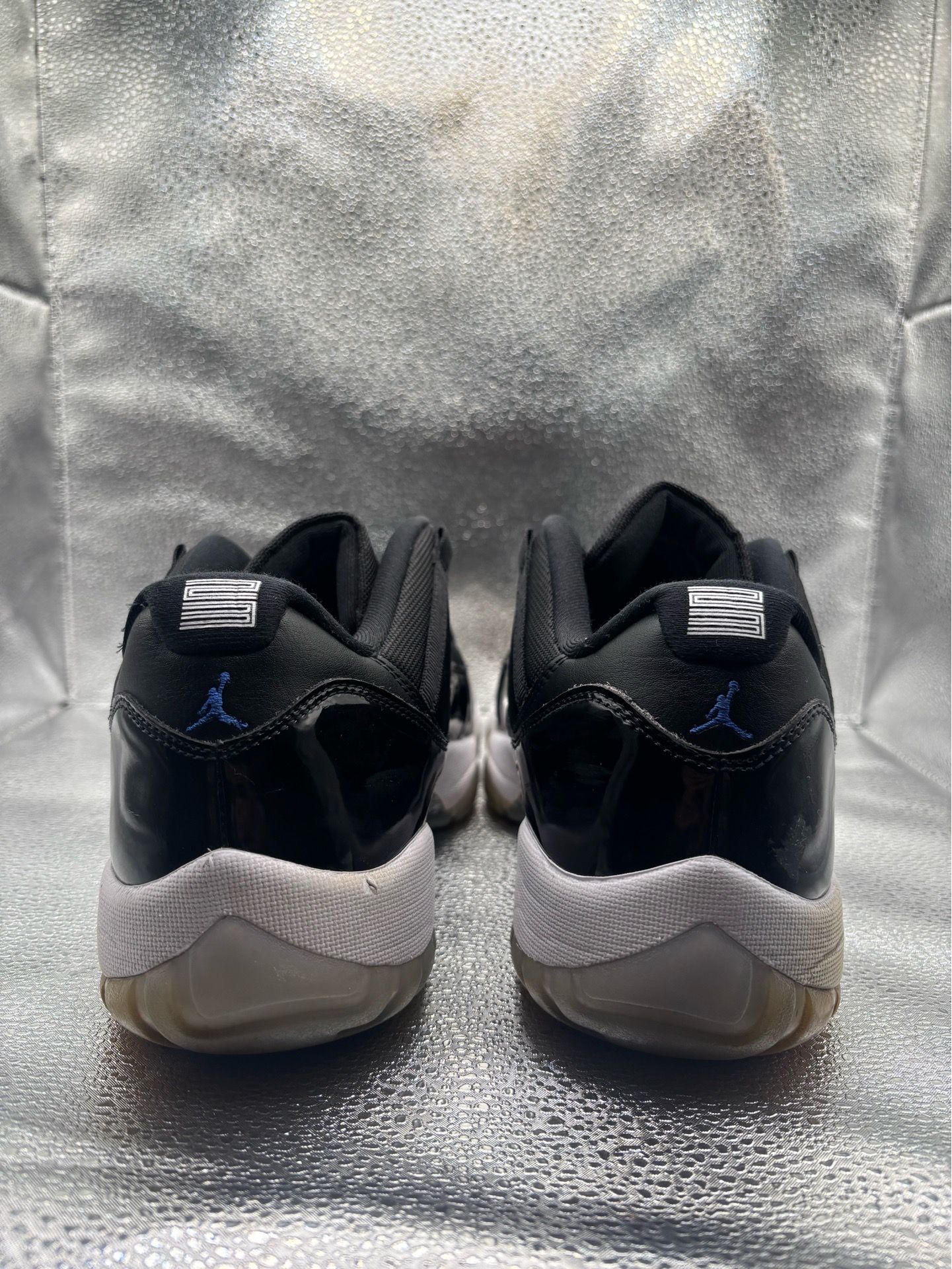 Air Jordan 11 Low Space Jam - photo 4
