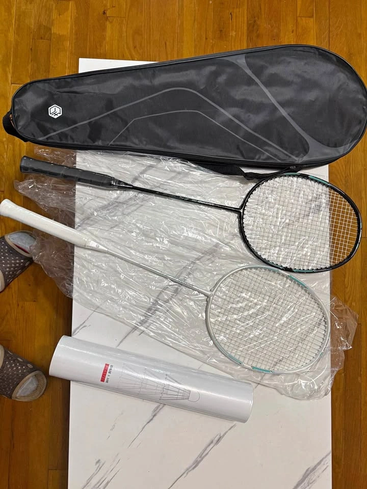 Sword 700 Badminton Racket Set with Case and Shuttlecocks
