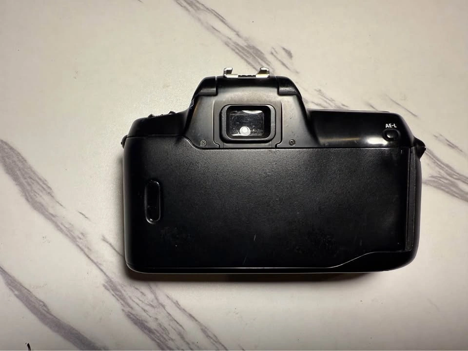 Nikon F50 35mm Film Camera - photo 3