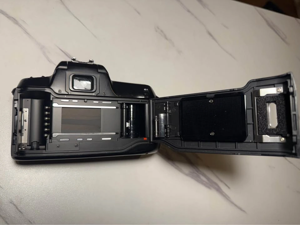 Nikon F50 35mm Film Camera - photo 5