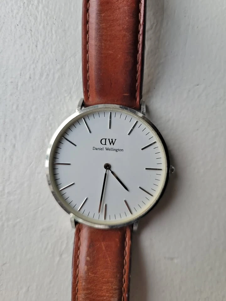 Daniel Wellington Classic Watch (New battery needed)