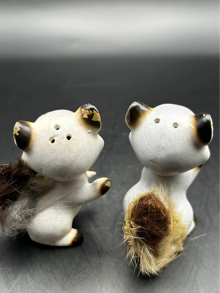Vintage Japanese Raccoon Salt and Pepper Shakers - photo 4