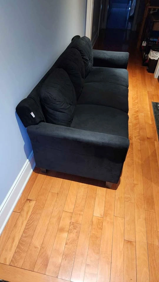 Used 3 seater couch in good condition. - photo 3