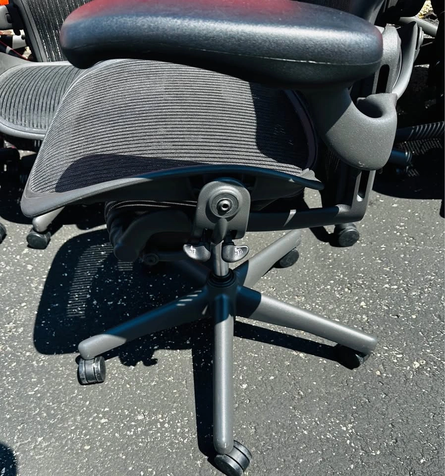 Herman Miller Aeron Office Chairs - Size B (Fully Loaded) - photo 4